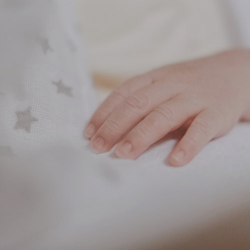 These cute tiny finger and toe 👶🏻____________#newborn#babyboy#clozetteid