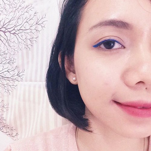 "When in doubt, wear blue liner"
.
Another fun product I tried this Friday. Ini eyeliner pertama saya merel NYX yang berwarna selain-hitam-cokelat. 💙Not bad at all !
.
Thank you for this super bold freebies, @sociolla .
.#SheFridayfun #beautybloggerindonesia #beautybloggermakassar #beautybloggermks #beautyenthusiast #likesforlikes #l4l #makeup #lipstickjunkie #followforfollow #beauty #clozetteid #clozette