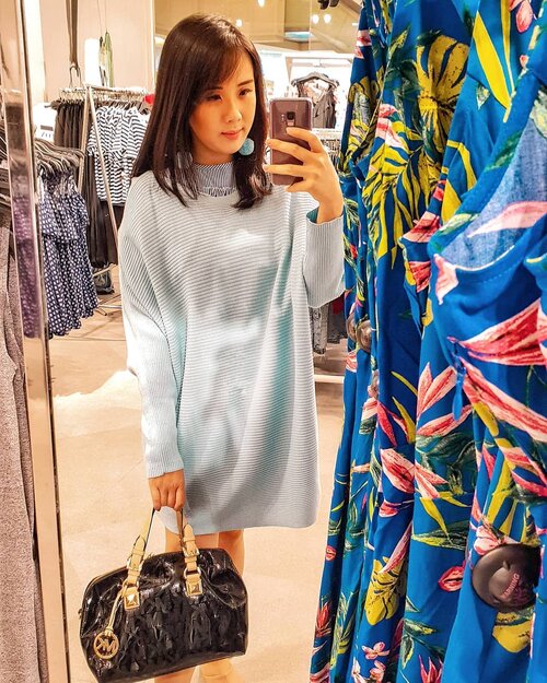 Hayoo siapa yg kangen foto begini di fashion store? Aku udah kangen banget mau jalan2 keluar sama foto2 lagi.
Hoping that tomorrow will get better and better ❤
.
.
#mirrorselfie #mirrorchallenge #selca
#ootdspot #tapfordetails
.
.
.
.
.
.
.
.
.
#ootd #photooftheday #beautifuldestinations #spotfoto #lacedress #iphoneonly #ootd2020 #mukbang #jktspot #kellybag #hermes #travelinladies #like4like  #fruits #grocerystore  #mothersday #travelingwomen_  #clozetteid  #thewanderingtourist #travel #linestylebuy