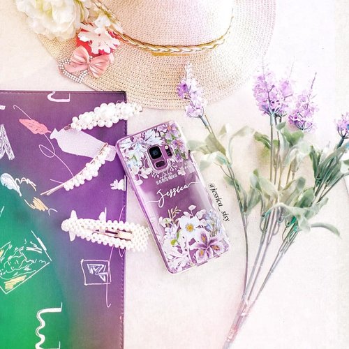 Falling in love with this case 😍Beautiful phone case from @hanogramcase You can use my code "SISY" to get 15% off discount and free shipping worldwide (with minimum purchase)..........#ootd #photooftheday #beautifuldestinations  #lookbook #syahrini #casinghp #phonecase #japan #flatlayforever #outfitoftheday #korea #makeup #cosmetic #followme #unitedstates #iphone #android #flatlays #postthepeople  #travel #freeshipping #design #clozetteid