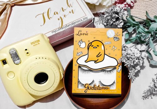 My current favorite lashes from @lavielash because the packaging is so cute! Gudetama 😍😍😍😍
.
Check out myculinarydiary.com for more posts!!
.
.
.
.
.
.
.
#clozetteid #cosmetic #beauty #skincare #makeup #makeupartistjakarta #mua #eyelashextention #weddingku #bridestory  #makeupcourse #lipstick #makeupmafia #maccosmetic #potd #instabuzz #makeupjunkies #makeupgeek #premiumskincare #skincare  #beautycare #instaxindonesia #fujifm #instax #polaroid #gudetama #sanrio #japan