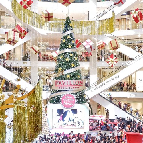 Christmas is getting near!
Disney Christmas is at Pavilion KL.
. .
Hop over to myculinarydiary.com/TRAVEL to see my experience in abroad.
#sisytravelingdiary #traveljourney #disneyland #disney #christmas
.
.
.
.
.
.
#clozetteid #wisata #travel #igtravel #travelgram #buzzfeed #europe #holiday #kualalumpur #malaysia #mickey #whitechristmas #dubai #photography #photooftheday #foodoftheday #cakedecorating #photoshoot #fujifilm #beautifuldestinations