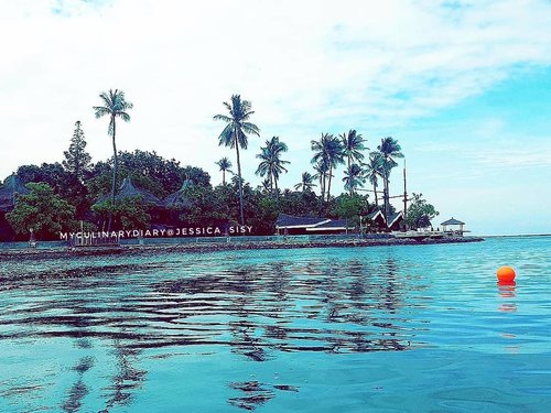 My Beautiful Vitamin Sea 🌊Lensed by Samsung Galaxy S7.Check out myculinarydiarycom.wordpress.com for more awesome post#sisytravelingdiary #ancol #vitaminsea #sea #ocean #pantai #beach #bluesea .......#clozetteid#wisata#travel#igtravel#travelgram#mytravelgram#explorekepulauanindonesia#instatraveling#tourism#instagramable#dailyfluff#socialenvy#followme#tourist#photography#wonderfulindonesia#instadaily#flatlays#interior #design #decor #beautifuldestination