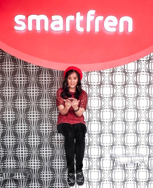 [SAVE THIS] Hello guys! Pastiin kalian dateng ke booth @Smartfrenworld di @jakartafair.id di hall D1. Foto di booth nya Smartfren, upload di Instagram dgn hashtag #KuotakanYangBaik #KuotakanMaumu #smartfrenDiJakartaFair bisa berkesempatan menangin Grand Prize Samsung Galaxy S10! Trs setiap hari jam 17.00 bakal ada HAPPY HOUR di mana kamu bisa beli hp Andromax R2 seharga Rp 199.000 aja dan FREE 2 GB +4GB!
WOWW banget ya!
Buruan ke booth Smartfren sekarang juga buat dapetin ini semua 😍😍
.
#KuotakanYangBaik 
#KuotakanMaumu #smartfrenDiJakartaFair
#Smartfren
.
.
.
.
.
.
.
#ootd #photooftheday #beautifuldestinations #lookbook #jakartafair #japan #fashionblogger #outfitoftheday #korea #ootdspot #jktspot #followme #prj #instadaily #retro #streetstyle #postthepeople #travel  #clozetteid