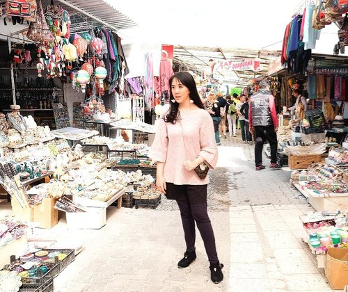Lost in the market of Cappadocia 😅
You can pay the goods with Euro, Turkish Lyra, and USD too!
So many pretty and cute things here and they are cheap!!
.
Hop over to myculinarydiary.com/TRAVEL to see my experience in abroad.
#sisytravelingdiary #traveljourney #ootd #ootdfashion #terfujilah
.
.
.
.
.
.
#clozetteid #wisata #travel #igtravel #travelgram #buzzfeed #europe #holiday #turkey #turkiye #cappadocia #kapadokya #shopping #market #ürgüp #hotairballoon #photography #photooftheday #foodoftheday #photoshoot #fujifilm #beautifuldestinations