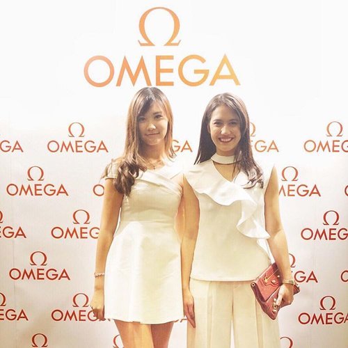 With the star and the host @pevpearce 💫 
On @omega Private Dinner. 🍾
Congrats on opening new boutique on TP-5 Surabaya 🎉
#omegaboutique #omegadeepblack #omegaplanetocean #omega #omegaitsmychoice 
#instagood #instamood #instadaily #instalike #igers #life #tagsforlikes #jj #photo #bestoftheday #clozetteID #tflers #webstagram