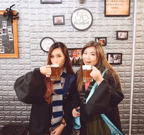 "It does not do to dwell on dreams and forget to live"!!! Celebrating with Butter Beer Since we're Accepted as a student in Magic School ••📍 @potterhead_malaysia 🔮Yuhuuu~#abellinpenang #abelldigests #clozetteid #cotd #penangisland #visitpenang #cafeinpenag