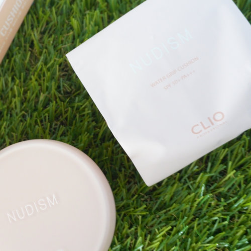 Who doesn't know @clio_official brand?! Famous bcoz of their cover up, longlast, and flawless finish result. NOW they launch the newest cushion "Nudism". Came in creme color and puff in the same tone, matte package with white engrave , very light, and there's a refill with it ☺️
•
Some of you ask me where i got korean cosmetics that not usual seen in online shop / in store like this one. I got it from @lamoursbeauty @lamoursbeauty @lamoursbeauty 💕 
Many Korean Cosmetics that Famous in korea but difficult to find in Indonesia can be found in there!!!
Now they open Order For Korean Cosmetics and Accessories!!! Place your order now 💋 
P.S : Nowadays Indonesia have REDLINE import for cosmetics!! It's mean that all import especially from Korea are being returned!!!! This is your chance to buy girls! Fresh from Korea!!!! #abellreview 
#clozetteid #beautynesiamember #lykeambassador #cotd