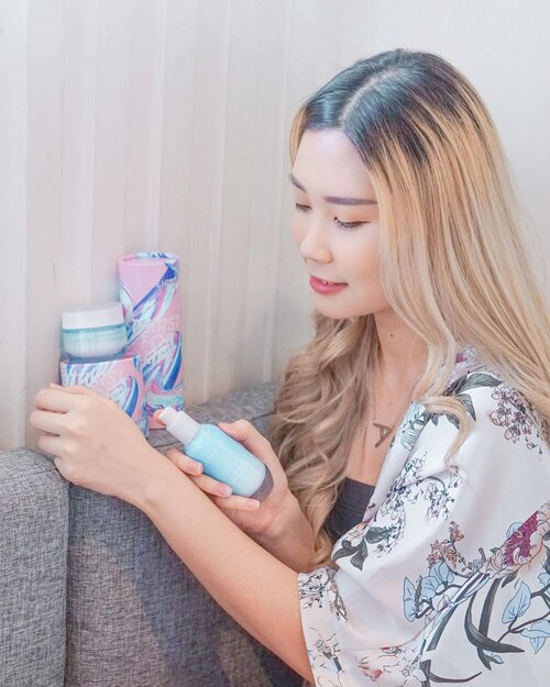 #ThirstForLife Lewat campaign ini @laneigeid ingin mengajak kita untuk lebih percaya diri dalam mengejar mimpi dan apa yang jadi passion kita. Tidak berhenti untuk “haus” akan tantangan serta mencoba sesuatu yang baru. Reviwew Seri limited edition ini sudah ada di blogkku 🥰www.amandatorquise.blogspot.com....#LaneigeIndonesia #WorkWithTorquise #Clozetteid #ClozetteidReview #laneigexclozetteidreview