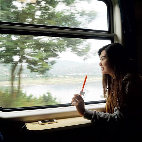 It's just a bad day not a bad life!So smile and keep going on☺️Have a great Monday all~••This is when i took a train from #Shanghai to #Fuzchou 🙈I know this's sounds Crazy, going to city that i never been to. A city that can't speak indonesia or english and i can't speak mandarin.. but well, i made it!! I know i always on my comfort zone, so wait and see! I think i'll go from this shell..:) •••#abellincn #travelwithabell #lykeambassador #beautynesiamember #cotd #clozetteid