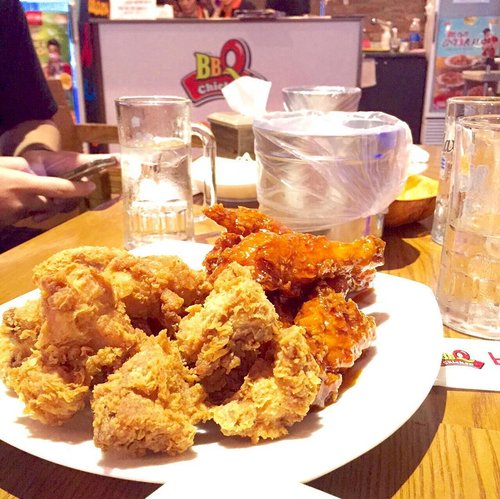 🍺Our dinner for tonight🍗✔️Crunchy ✔️Sweet ✔️Tasty #eatwithtorquise #TQinKorea #clozetteid