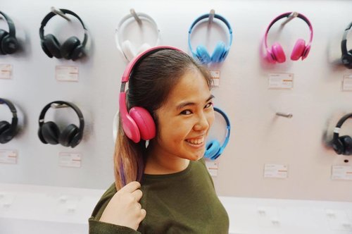 Throwing back to the time when I was playing around with colorful headphones. Life is colorful, indeed! Have a nice day, pals! ✨
#ClozetteID
#StarClozetter
#BeautynesiaMember
