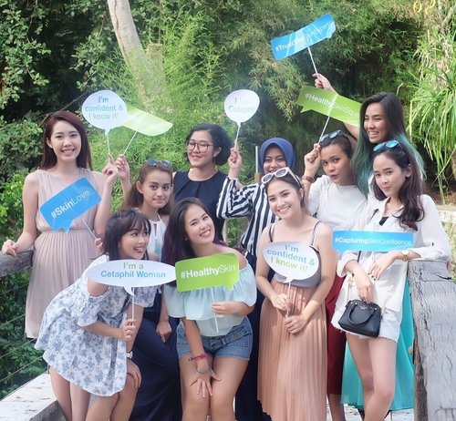 Throwing back to the time when I had a lot of good times with these pretty ladies. #ClozetteID #StarClozetter
#travel #ladies #girls #bloggers #blogger #portrait #vlogger #vloggers #beautyblogger #beautyvlogger #karmakandara #ungasan #badung #bali #indonesia #2016 #resort #karmakandararesort #resort #holiday #vacation #CetaphilID #CetaphilSkinExpert #KulitSehatCetaphil