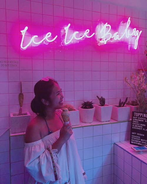 Some people said that the ice creams are delicious. But personally I didn’t really like it. 🙈 I prefer dairy ice creams better. 🍦📸: @hlnlnn #thejournale #thejournalejourney #clozetteid #iceicebaby #bali #2018