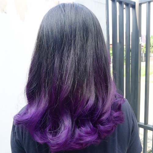 A closer look to the time when I first had my violet ombre hair! :3
#ClozetteID
#StarClozetter