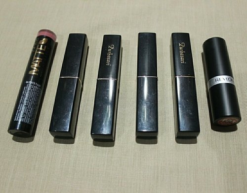 My lipsticks collection (3)

#ClozetteID #makeup #lipstickaddict