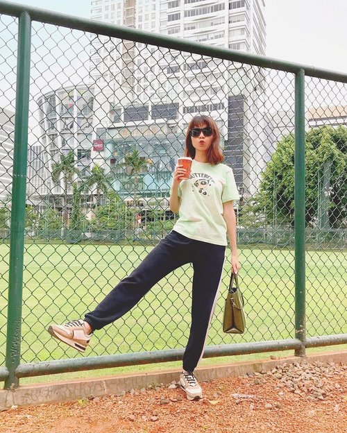 Happy weekend guys✨
Wearing my fav t-shirt from @pomelofashion x The Powerpuff Girls💚 #PomeloGirls #ThePowerpuffGirls 
( tap for details )
📸: @agaxpe
.
.
.
.
.
#whatiwore #bloggerstyle #fashion #styleblogger #fashionblogger #ootd #lookbook #ootdindo #ootdinspiration #style #outfit #outfitoftheday #clozetteid