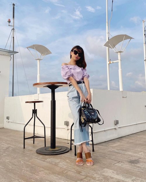 Have a good day guys💜
Aku happy karna hari ini cerah bgt☀️
Wearing my fav lilac top from @its.ninette and pants from @someday.indo 😍
( tap for details )
📸: @agaxpe
.
.
.
.
.
#whatiwore #bloggerstyle #fashion #styleblogger #fashionblogger #ootd #lookbook #ootdindo #ootdinspiration #style #outfit #outfitoftheday #clozetteid