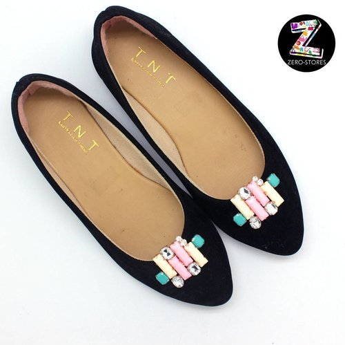 SWAZI 002 SHOE CLIPS .

IDR 75RB / pasang .

Jadikan sepatu / sandal polosmu jadi FASHIONABLE ,
1 SEPATU buat SEGALA EVENT? Pake SHOE CLIPS aja .

SHOE CLIPS dapat digunakan di sepatu, sandal, tas, dompet, baju serta hijab :) .

For order contact us via :
Line : @zero_stores (pake @)
Bbm : D286434E
Email : zerostoresid@gmail.com

Or 
Order in our webstore : www.zero-stores.com .

#zerostores #jualshoeclips #shoeclips #klipsepatu #sandal #sepatu #trusted #clozetteid  #ootd #sandalpitabali #shoe #shoesclipper #clipper #clippershoe #clip #clips #charm #popit #popitscharms #ittaherl #myittaherlshoes #ittaherlshoes