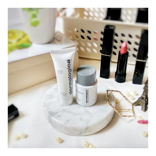 Last week I attended @dermalogica_indonesia Skin Bar Class and it was fun! I could try their products for free and also got samples 💕..[MINI REVIEW] What I like about the brand: Vegan. Cruelty Free. I couldn't be happier 😆. Their parent company is Unilever, they acquired Dermalogica in 2015. I think the parent company still doing animal testing as long as the law required, so better to make you own choice! ..What I dislike about the brand: It is so damn expensive for me, lol, well actually it is quite affordable better than Sunday Riley and so on; so this is a mid end. But fair enough, you'll get exactly what you want..Active Moist First Impression: This is a very light moisturizer, oil free. Raise up your hands, combination-oily skin people, this moisturizer is just for you! It doesn't give any greasy feeling so, yeah. I love it..Precleanse Oil Busting Emulsifyer: This is the best cleansing oil I ever tried. The fragrance is there but soft. Prefer this than micellar water 😉, my skin is more plumpy and feel soft after using this. So now  I know why this is one of their top seller products, I mean damn it is a holy grail!..Final Thoughts: 4.5/5 (I would give another half if only the price was friendly enough 😂 but you also could try their trial kit for cheaper price!)#dermalogica #dermalogicaskincare #crueltyfreebeauty #veganskincare #flatlaytoday #igbeautyblogger #beautiesquad #beautygoersid #clozetteid