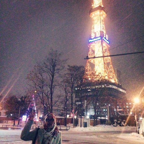 Finally I have some time writing pending travelling articles 😂. COMING SOON. It is not even Thursday but why not posting a teaser to take a look my #throwback ? #clozetteid #sapporo #winter #travelblogger #travelling

P.S: Don't mind the random person below, you can stare as much as you want to  this beautiful TV tower instead 😂😂. Yes, it was blizzard that day.