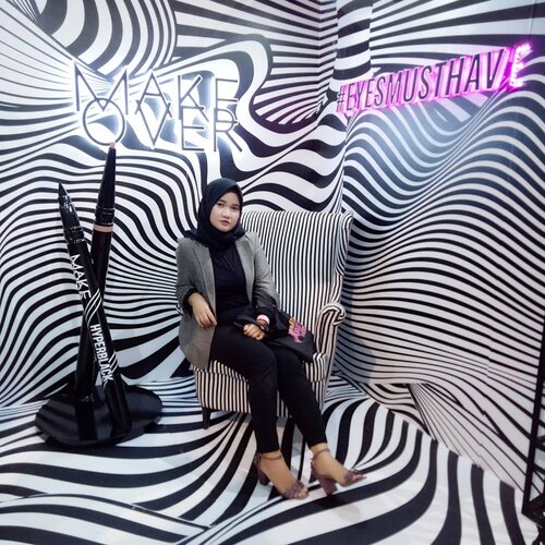 Yang belang emang lebih seru ⚫⚪⚫⚪ #EyesMustHave #ClozetteID #clozetteootd #fashion