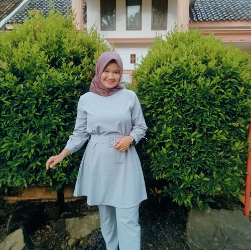 Push yourself, coz no one else is going to do it for you and don't forget keep giving positive vibes to everyone. *happy weekend* 💕 ...Ghea Set by @kittyshopgirls ...#clozetteid #revanisanabella #revanisanabellaootd #ootd #hijabootd #stylehijab