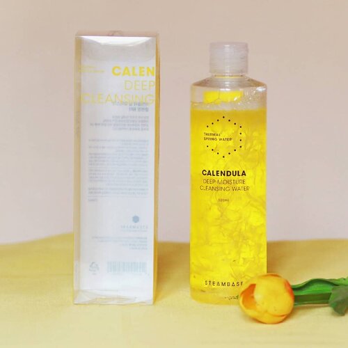 Salah satu cleansing water yang udah hampir sebulanan ini aku pakai yaitu @steambase_official Calendula Deep Moisture Cleansing Water.. .Cleansing water ini enak banget di pakai. Selain membersihkan kulitku dengan sangat baik, berbeda dengan produk cleansing water lainnya Calendula Deep Moisture Cleansing Water ini sudah ada tonernya. Sehingga setelah di gunakan kulit terasa sangat gak kusam,  moisturized dan lembut banget. Aman juga untuk kulit sensitif.❤... .Overall aku suka banget benar2 membersihkan kulit dari makeup, debu dan kotoran. Kulit halus dan lembab bahkan dalam sekali pakai, nyaman di gunakan dan ga bikin iritasi.  Isinya juga cukup banyak 320 ml jadi pasti awet banget!😍.. .Kalian bisa beli dan cobain langsung di @hicharis_official (LINK ON BIO!) dan bedakan manfaatnya dari Cleansing water lainnya. Kalian termasuk team clansing water juga? 😋❤ .. .CALENDULA MOISTURE CLEANSING WATERLINK : https://hicharis.net/Revanisanabella/fKd#STEAMBASE # CALENDULADEEPMOISTURECLEANSINGWATER #CLEANSINGWATER #charis #charisceleb @hicharis_offical @charis_celeb #clozetteid #Revanisanabellareview #revanisanabella