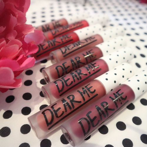 Say hello to the newest local lip cream matte from @dearmebeauty it comes with 8 beautiful and wearable shades, let’s tryyy! ❤️ @beauty journal @dearmebeauty #beautyjournal #beautyjournalxdearme #findyourperfectmatte #comfortmattecreame #clozetteid