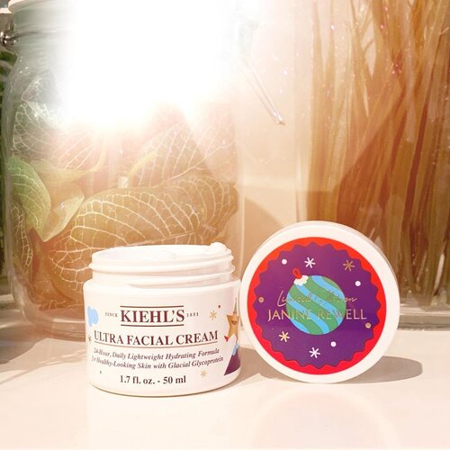 Hai semua, Dalam rangka Holiday & Gifting Season 2019 @kiehlsid berkolaborasi dengan illustrator dari Finlandia yaitu Janine Rewell untuk membuat packaging khusus spesial yang  super lucu dan imut dari produk - produk best seller Kiehl’s salah satunya Ultra Facial Cream. Produk Limited Edition Holiday & Gifting Season 2019 ini sudah tersedia di seluruh store Kiehl’s ya. Oia, tunggu review Kiehl’s Ultra Facial Cream ini di blog ku ya❤️ #Clozetteid #Kiehlsid #KiehlsHoliday #ClozetteidReview #clozetteidxkiehls