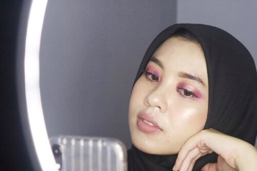 ✨ Product mention :@raikubeauty Hydrating Mist@pixycosmetics make it glow primer@fanbocosmetics bb aqua cushion foundation 01@maybelline fit me concelear 20 sand@makeoverid powerstay matte powder foundation n10@esqacosmetics blush on bali@fanbocosmetics eyebrow pencil brown@benefitindonesia gimme brow mascara@beautycreation splash of hues vol 2@benefitindonesia they’re real mascara@beautytreats true matte lip color 08#clozetteid