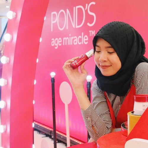 Hari ini aku abis seru - seruan di eventnya @pondsindonesia x @beautyjournal yang bertemakan Kartini Masa Kini. Di event ini, kita bisa seru - seruan dengan berbagai activity kaya workshop, beauty class, games dan bisa juga foto - foto di booth yang super lucu. Buat yang gak bisa dateng hari ini, masih bisa dateng buat seru - seruan besok! Yuk ajak temen - temen kamu buat ngerayain Kartinian bareng @pondsindonesia dan @beautyjournal ❤️ #BeautyJournalxPonds #NeverStopGlowing#KartiniMasaKini#clozetteid