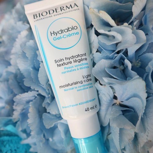 Introducing the new products of Bioderma "Hydrabio Gel Crème and Hydrabio Essence Lotion" to keep our skin hydrated in this holy month. Thankyou for having me @bioderma_indonesia 💙 .
.
.
.
.
.
#AllDayHydration #HydrateYourSkin #BiodermaHydrabio #BiodermaIndonesia #clozetteid #blogger #beautyblogger