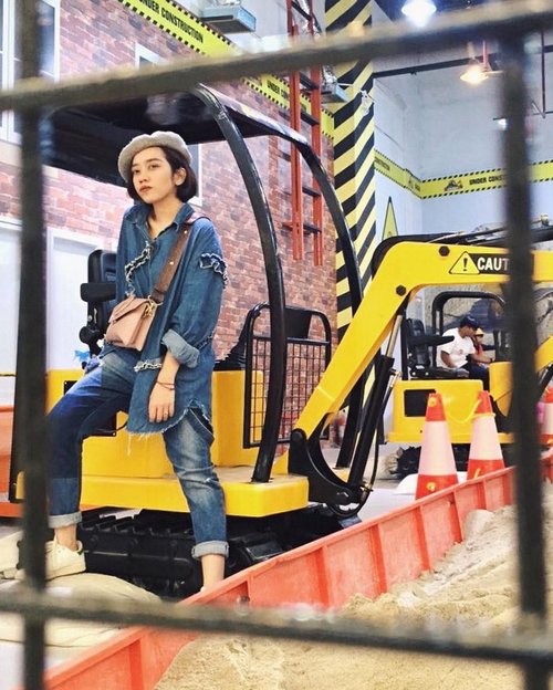That moment when you were more excited than a 4 years old boy. My sister took more than 20 pics of me at @kidsatworkjakarta
This place taught everyone things that we never learn at school. This place more like a construction park, and everyone can use and learn more about the real life excavator.
.
.
.
#clozetteid #mood #fashion #art #fashionpeople #fashionpeople #fashiondesigner #fashiondesignerindo #fashiondesignerslife #ootd #ootdindonesia #ootdindo #fashionblogger #blogger #bloggerstyle #fashiondiaries