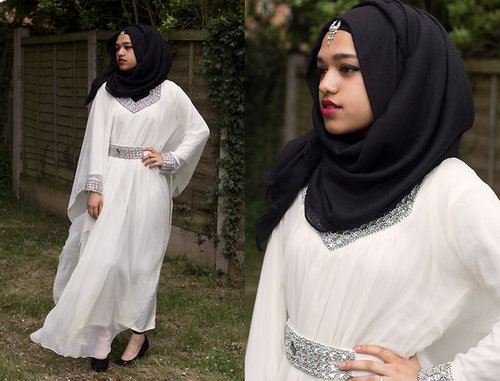 Al Madina Hijabs Black Scarf,  Crystal Earring, Crystal White Kaftan, New Look Black Heels