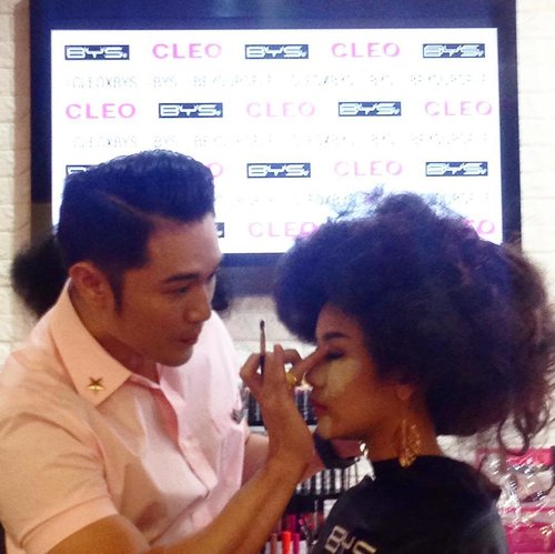 Make up demo by Philips Kwok
-
Launching #BeYourSelf with @cleo_ind #CleoMyLifeMyWay #CleoxBYS #clozetteid