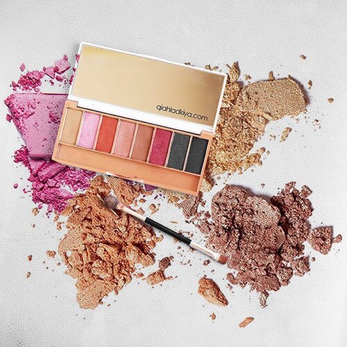 Guess what color i often use ? 😁 bold ? Peach ? 😉..#fotoproduk #makeupkit #produkmakeup #conceptualphotography #belajardigitalimagingbarengsilva #produkindonesia #produkphotography #digitalimagingindonesia #clozetteid