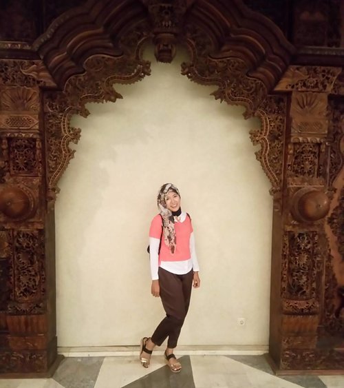 Inspirasi 60th ASTRA...
.
.
.
#inspirasi60thastra#satuindonesia#oneheart#clozetteid#ootd#ootdhijab#ootn#outfitoftheday#imwearing#fashion#style#hijabstyle#everydaymadewell#fashiondaily