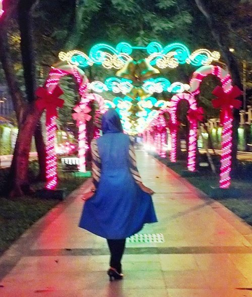 ALLAH always has something for you, a key for every problem, a light for every darkness, a relief for every sorrow and a plan for tomorrow...
Keep spirit and never give up !!!
.
.
.
#keepspirit#blurrypic#colourlight#inthepark#park#taman#photooftheday#clozetteid#hotd#ootd#ootdhijab#outfitoftheday#imwearing#style#hijabstyle#everydaymadewell#hijab#mystyle#myoutfit#hijaboftheday#instastyle#todayimwearing#fashion#streetstyle#fashiondaily#lifestyle#selfie#selfmade