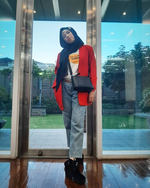 The Red Summer 🔥#SahabatKorea...#Jakarta #summer #photooftheday #clozetteid #hotd #ootd #ootdmagazine #fashion #fashiondaily #outfitindonesia #outfitoftheday #ootdhijab #imwearing #workwear #casualformal #style #hijabstyle #everydaymadewell #hijab #koreanstyle #mystyle #myoutfit #instastyle #todayimwearing #lifestyle #happy