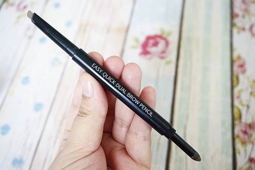 My current favorite #kbeauty item. Easy quick dual brow pencil from @altheakorea . Makin mudah bikin alisnya 😍..And enjoy the grand launching Big Giveaway from @altheakorea : 1. Idr 100k shopping credits for every new sign up!2. Free shipping for every Idr300k order.3. Weekly free K-beauty product giveaways!.#altheaid #altheakorea #clozetteid #clozettexalthea