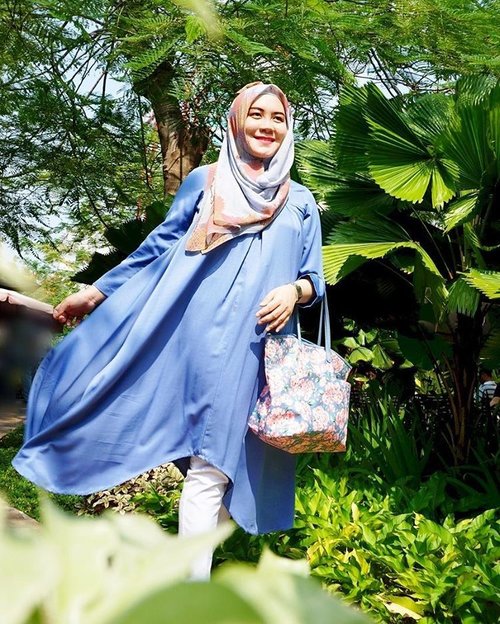 In all things it is better to hope than to despair. 
Keep the faith and move on.
I am wearing my favorite : 
#QillaTunic by @rjbyroswitha 
#ayakascarf by @inforiamiranda
.
.
#ootdhijabindo #hijabstyleindonesia 
#todaysquote 
#clozetteid
