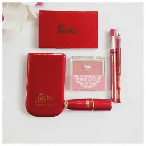 The red one. ❤

#sneakpeekbyvina