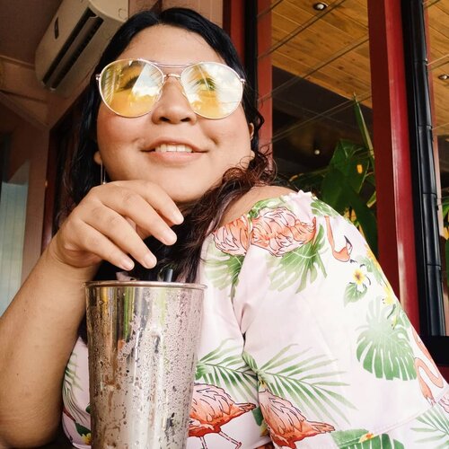 Long weekend, guys!

Mau jalan kemana sama anunya? Atau mau anu kemana? Terus, jadi anu gak? 🐒

#vinapiknik
.
.
.
#holiday #longweekend #balilife #seminyakcafe #cafebaliseminyak #smile #enjoylife #clozetteid #milkshake #plussizeootd #plussizestyle #plussize #plussizebali #plussizeindonesia #bigsizeindonesia #bigsizeindo #bigsizemodel #summerstyle #saturday #weekend #weekendwellspent #weekenvibes