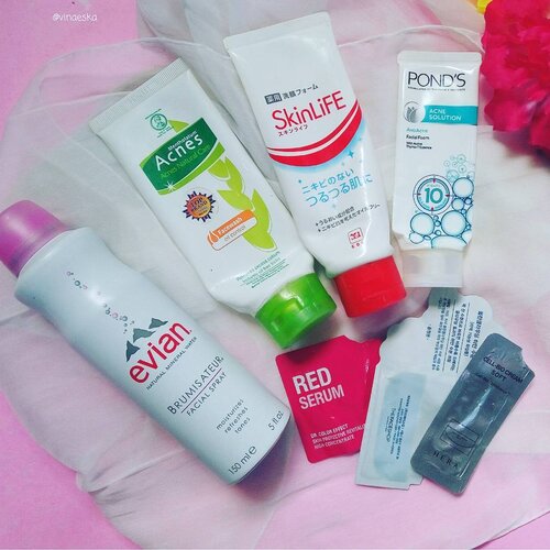 Empties in September part 2.

Gila aja 3 dari 4 sabun muka habis bersamaan. Mana aku belum dapet face wash Acnes yang ada soft scrub nya. 😥

Ya sudahlah. 😔

#emptiesbyvina
.
.
.
#empties #emptiesproducts #septemberempties #skincare #skincarefreak #makeup #motd #makeupfreak #makeupgeek #evianspray #evianfacespray #cowstyle #ponds #acnesindonesia #clozette #clozetteid