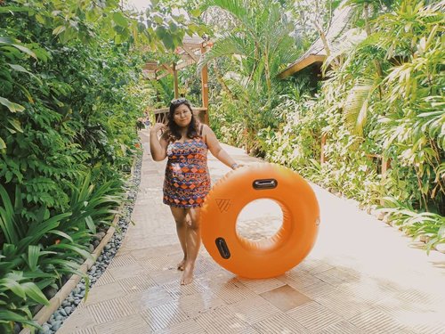 I am going to keep having fun every day I have left, because there is no other way of life. You just have to decide whether you are a Tigger or an Eeyore. - Randy Pausch.Swimsuit by @underweardelaqueen.#vinaootd...#swimsuit #funday #waterbom #waterbombali #waterpark #bali #balilife #kuta #clozetteid #bigsizeindonesia #bigsizebali #plussizebali #plussizeindonesia #plussizebikini #bigsizebikini #howtowear #swimmingpools  #plussizebeauty #plussizestyle #happy #bikiniplussize #plussizefashion  #plussizeandhappy #plussummer #instacurves #bikiniplus #plussizeswimsuit #bigsizeswimwear