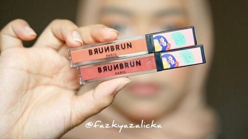 Makeup hemat pake produk @brunbrun_paris ✨✨✨ •• beberapa minggu yang lalu kan aku dikirimin produk-produk BRUNBRUN, dan beberapa diantara kalian minta aku review produk-produknya. Baiklah, aku coba yah!—Seperti biasa, aku suka look yang peachy & bronzy. Aku gak terlalu suka makeup yang terlalu bold atau warna-warni. Disini aku pakai:• BRUNBRUN MAGIC BRONZE BLUSH CREAM untuk ngasih definisi di area hidung dan tulang pipi. Aku suka banget karena dia mudah diblend & warna cokelatnya gak terlalu gelap. Karena ini dasarnya memang bronzer, jadi lebih warm.• BRUNBRUN MAGIC PEACH BLUSHING CREAM untuk base blush on sebelum di set pakai powder. Aku suka banget sama si peach ini, karena kalau lagi males makeup.. pakai ini, mascara, dan lipstick aja cukup bkn kelihatan lbh fresh✨• BRUNBRUN Ultimate Beauty Make Up Palette ini magic bgt sih, lengkap eyeshadow, lip colors, bronzer & blush on. Blush onnya bagus banget! Pigmented & udh ada shimmernya, jadi hemat highlighter• part baiq, BRUNBRUN MATTE LIP COLOR () + BRUNBRUN LIP GLAZE () warna & teksturnya paripurna banget! Favorit seada-adanya.—Kalo kalian baru belajar makeup, aku rekomendasiin banget produk ini. Affordable dan cocok buat belajar-belajar awal!❤️ #makeupbybrunbrun #clozetteid #ragamkecantikan @ragam_kecantikan #tampilcantik @tampilcantik #tutorialmakeupnatural