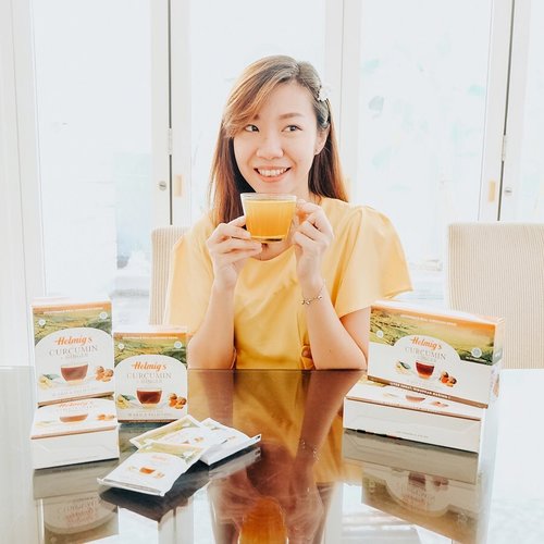 [GIVEAWAY VOUCHER GOPAY 250K] - Easy way to change to healthy lifestyle with @helmigscurcumin. 
Do you know that curcumin can protect liver and increase regeneration of cells inside body?
On frame, Helmigs Ginger that is the right solution to fight influenza and cold symptoms, mouth ulcer and sore throat. Make my body warm and ready to seize the day!
You can get your Helmigs at helmigs.com, Elevania, Toped, Bukalapak, Lazada and Shopee.
⭐️Don’t forget to check @helmigscurcumin profile, they have GIVEAWAY VOUCHER GOPAY 250K for 3 WINNERS! That could be you!⭐️
.
.
.
#projectcollabswithangelias #clozetteid #helmigs #helmigsgiveaway #helmigsginger #curcuma #healthylifestyle #healthydrink #lifestyleblogger #bloggersurabaya