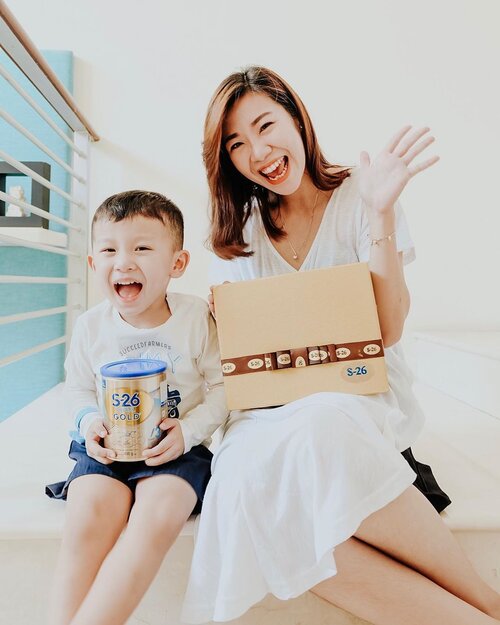 So happy dapet Starter Kit S-26 Procal GOLD dari @wyethnutritionid. Mam tahu ngga kalo sekarang S-26 Procal GOLD hadir dengan kemasan dan inovasi terbaru dengan Multiexcel αLipids System yang mengandung nutrisi untuk mendukung pertumbuhan si kecil baik dari potensinya, kemampuan belajar yg progresif, sekaligus tubuh kuatnya.

S-26 Procal GOLD ini membantu aku menyupport tumbuh kembang Darren. Darren curious banget akan banyak hal dan ngga gampang menerima jawaban. Kalau dia ngga puas, dia bakal terus bertanya. Selain pertanyaan kritis, kemampuan dia buat mempelajari hal baru juga sangat berkembang. 
Yuk Mam and Pap juga support pertumbuhan si kecil #DARIBELAJARJADIHEBAT dengan S-26 Procal GOLD.
.
.
.
.
#projectcollabswithangelias #clozetteid #parenting #mommyblogger #kidsblogger #s26procalgold #wyethnutrition