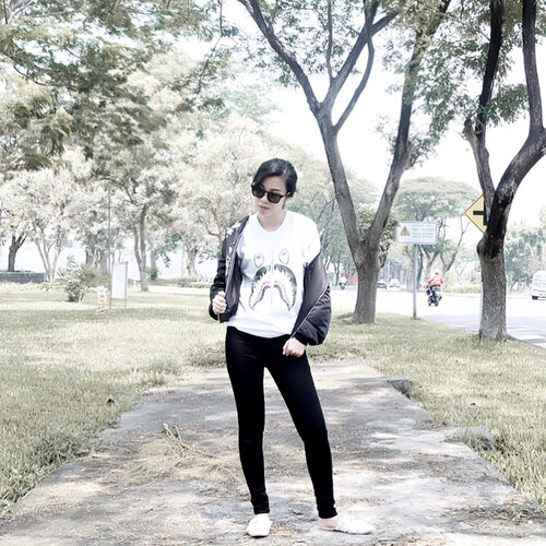 It's not about the brand, it's about style.
.
.
Custom tee from @elbee_id 
Handled by @vibesmanagementt .
.
#endorsementid #endorsementindo #endorsementindonesia #endorseolshop #endorsesurabaya #angelschoice #potd #lotd #styleXstyle #wiwt #wiwtindo #ootdindo #outfithariini #lookbookindonesia #ootdholic #ootdindonesia #clozetteid #fashionindonesia #ootdmagazine #pootd #lookbook #igdaily #dailylook #ootd #postthepeople #terfujilah #womenmagz #womeninframe #femaledailynetwork
